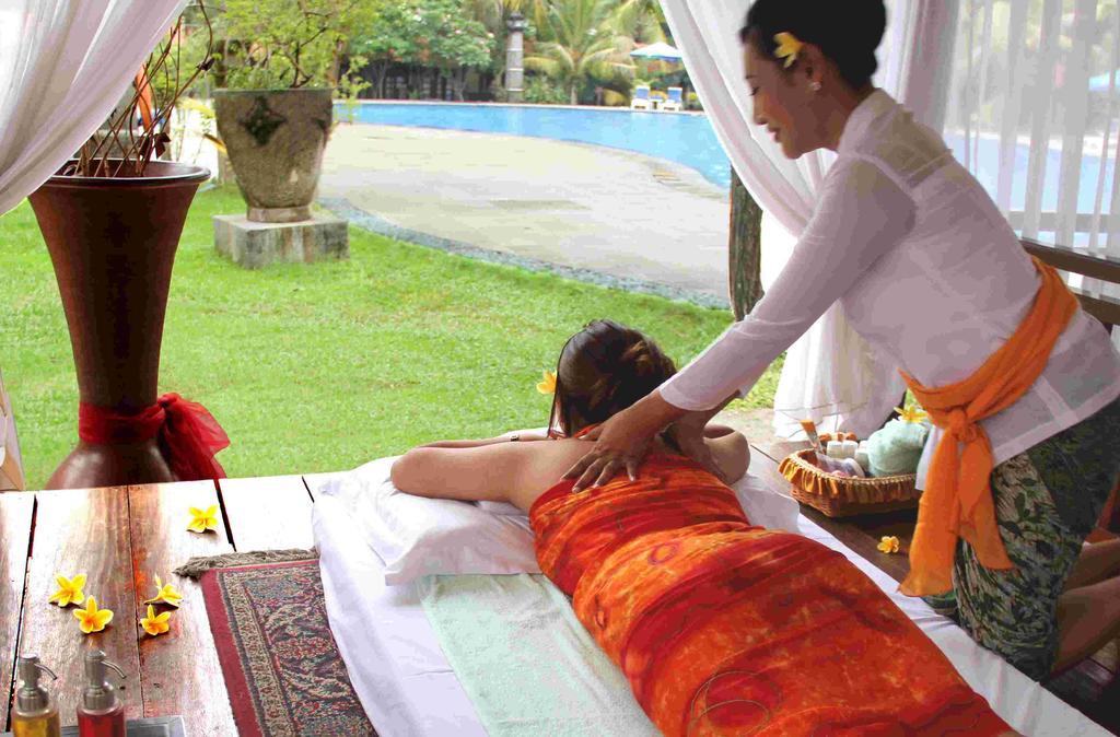 Singgasana Hotel Surabaya Esterno foto
