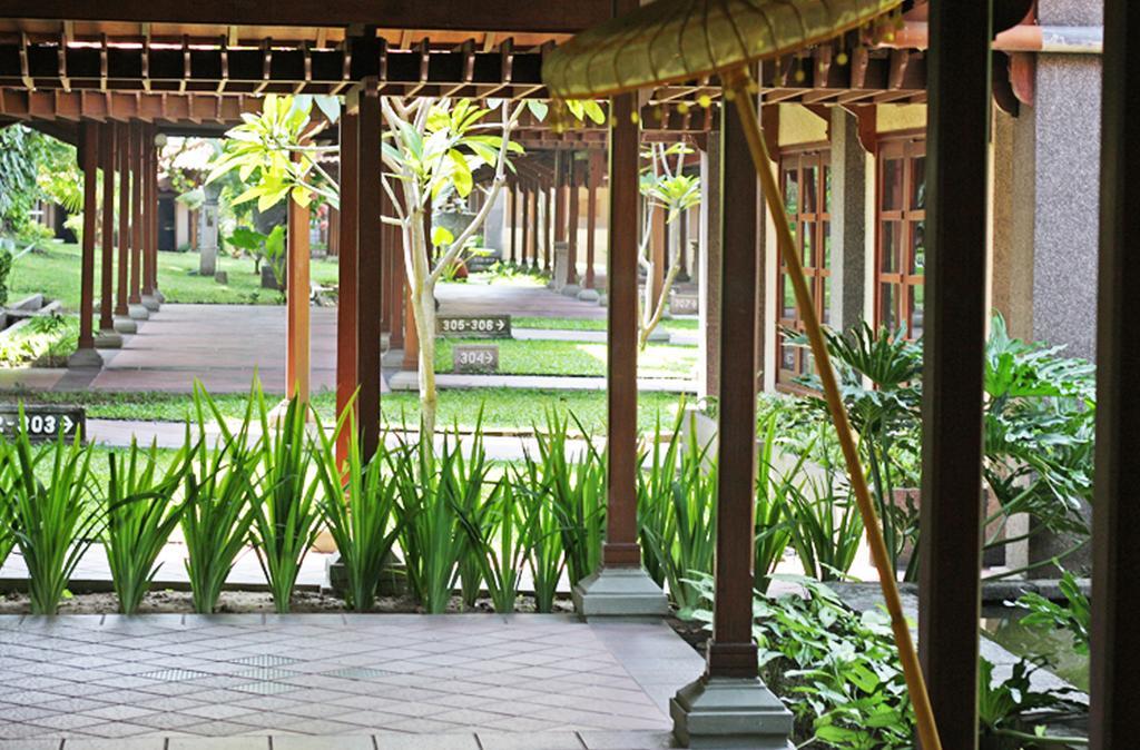 Singgasana Hotel Surabaya Esterno foto