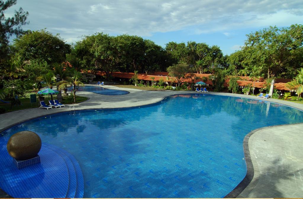 Singgasana Hotel Surabaya Esterno foto