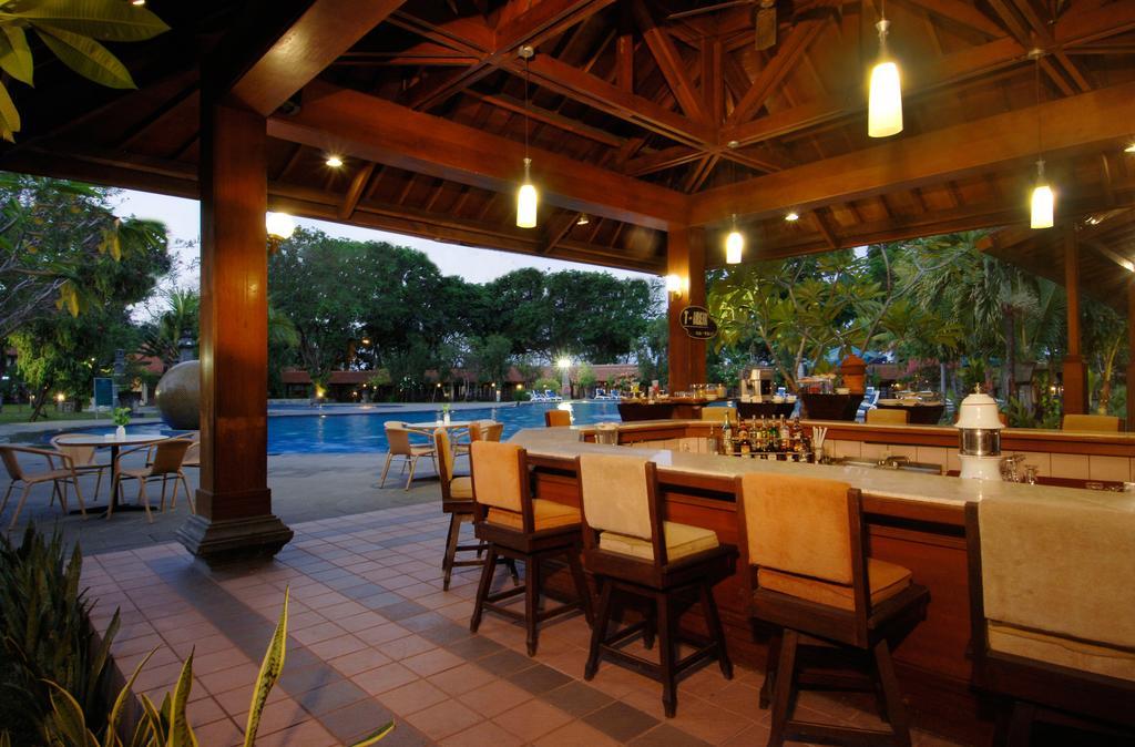 Singgasana Hotel Surabaya Esterno foto