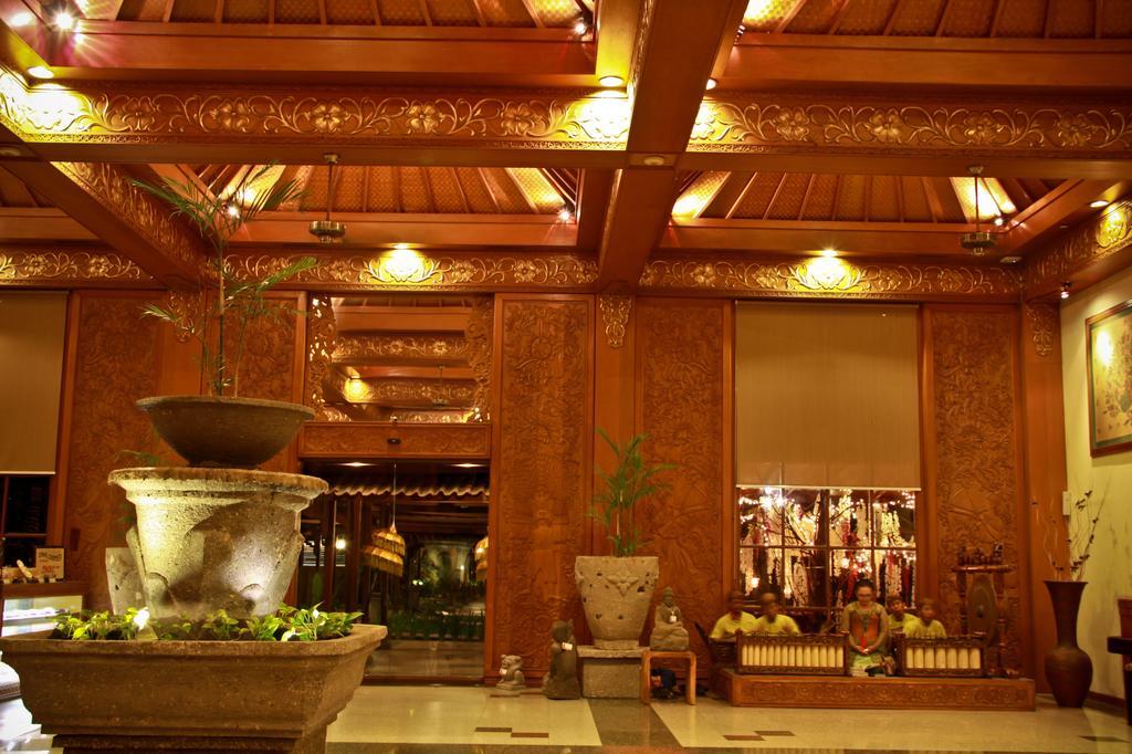 Singgasana Hotel Surabaya Esterno foto