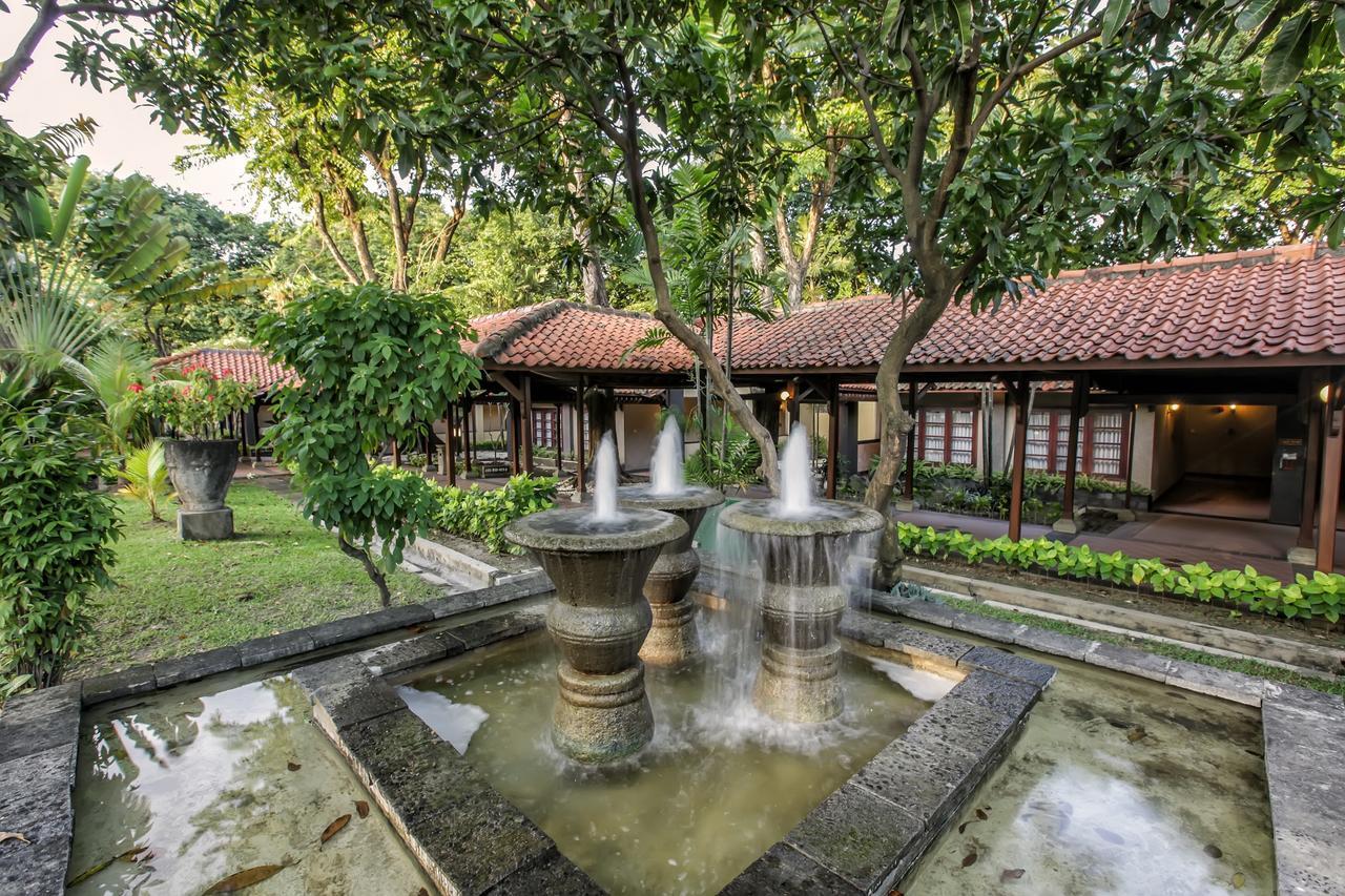 Singgasana Hotel Surabaya Esterno foto